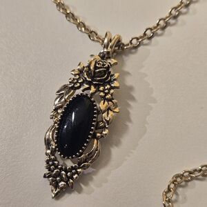 SARAH COVENTRY Victorian Revival Pendant Necklace Pale Gold Tone Black Cabochon